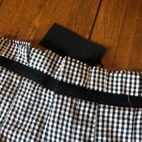 Kendall & Kylie Black and White shorts - Picture 2 of 2